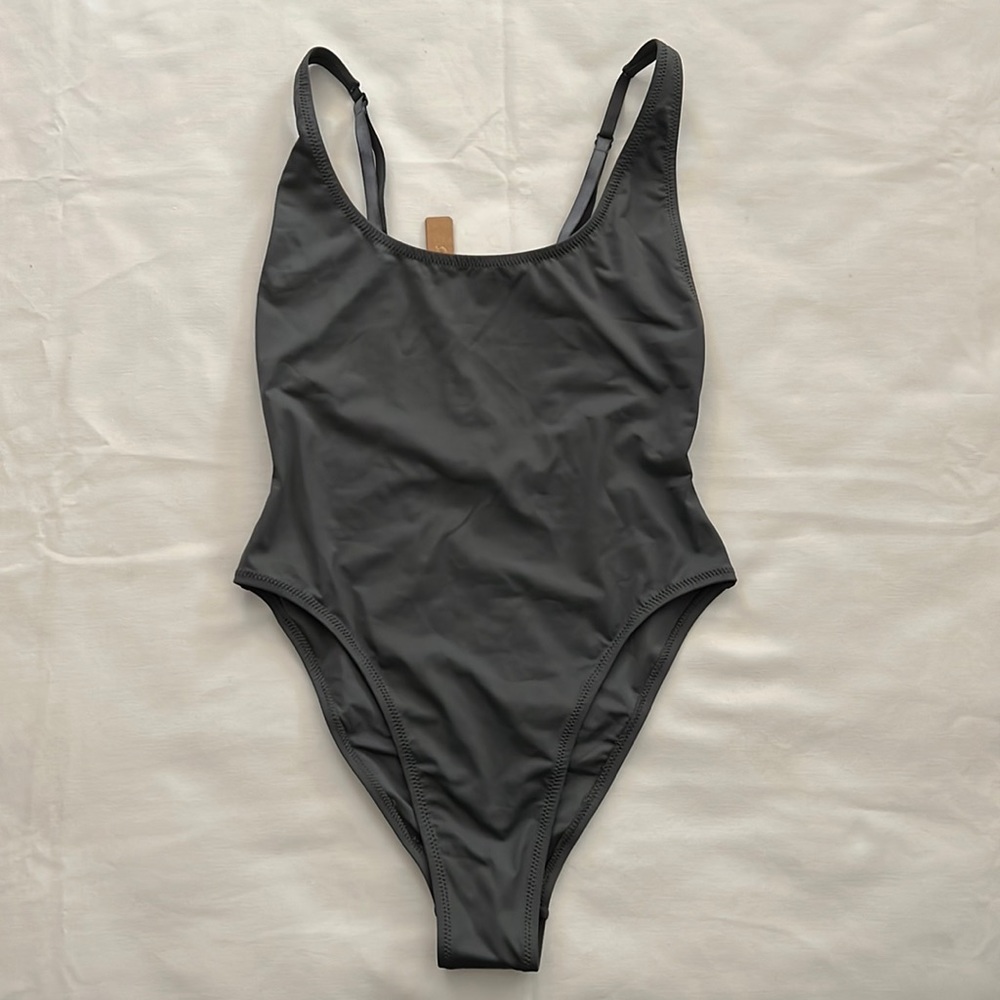 SKIMS SWIM SCOOP NECK ONE PIECE